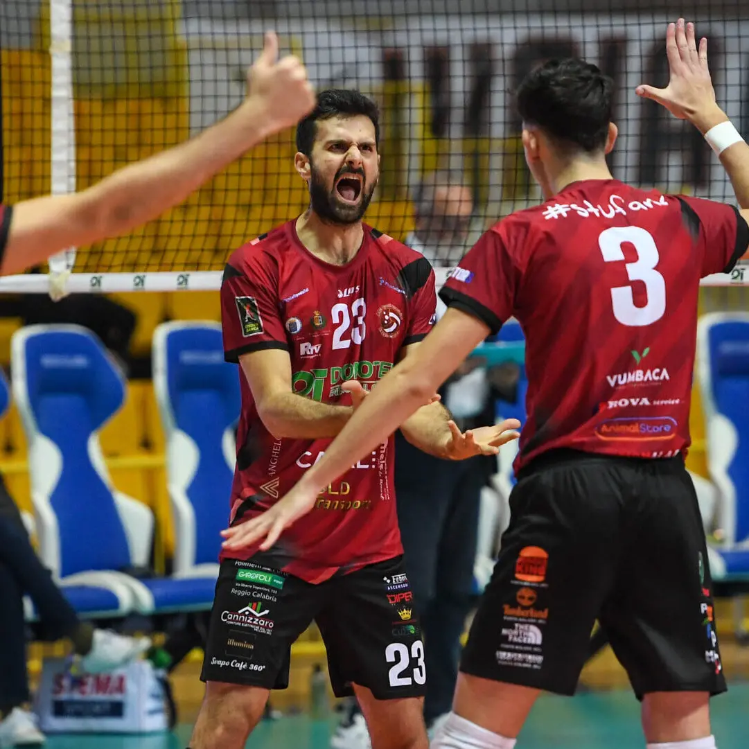 Volley, Lazzaretto protagonista: vittoria decisiva e pubblico da favola per la Domotek