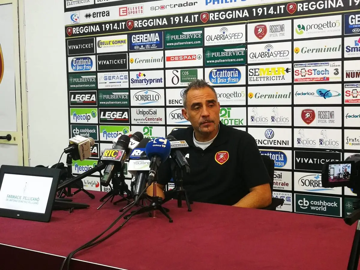 Reggina, Toscano verso il Brescia: «La bacchetta magica ce l’hanno i calciatori»