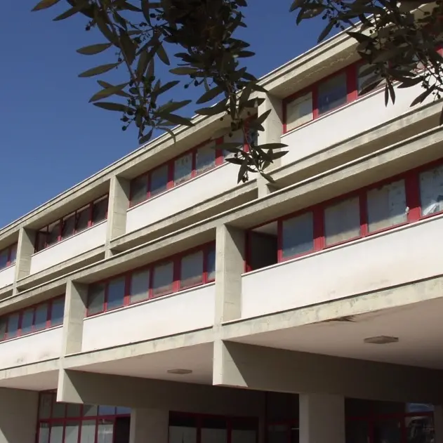 Aggressioni a scuola, c'è chi dice basta: «Le mamme di Castellammare e il papà di Locri esempi da non seguire»