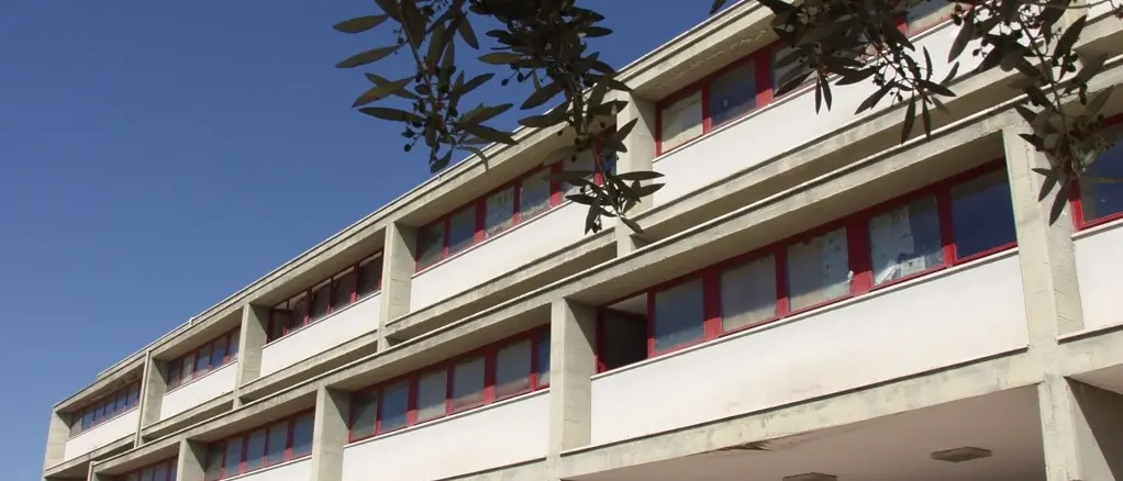 Aggressioni a scuola, c'è chi dice basta: «Le mamme di Castellammare e il papà di Locri esempi da non seguire»