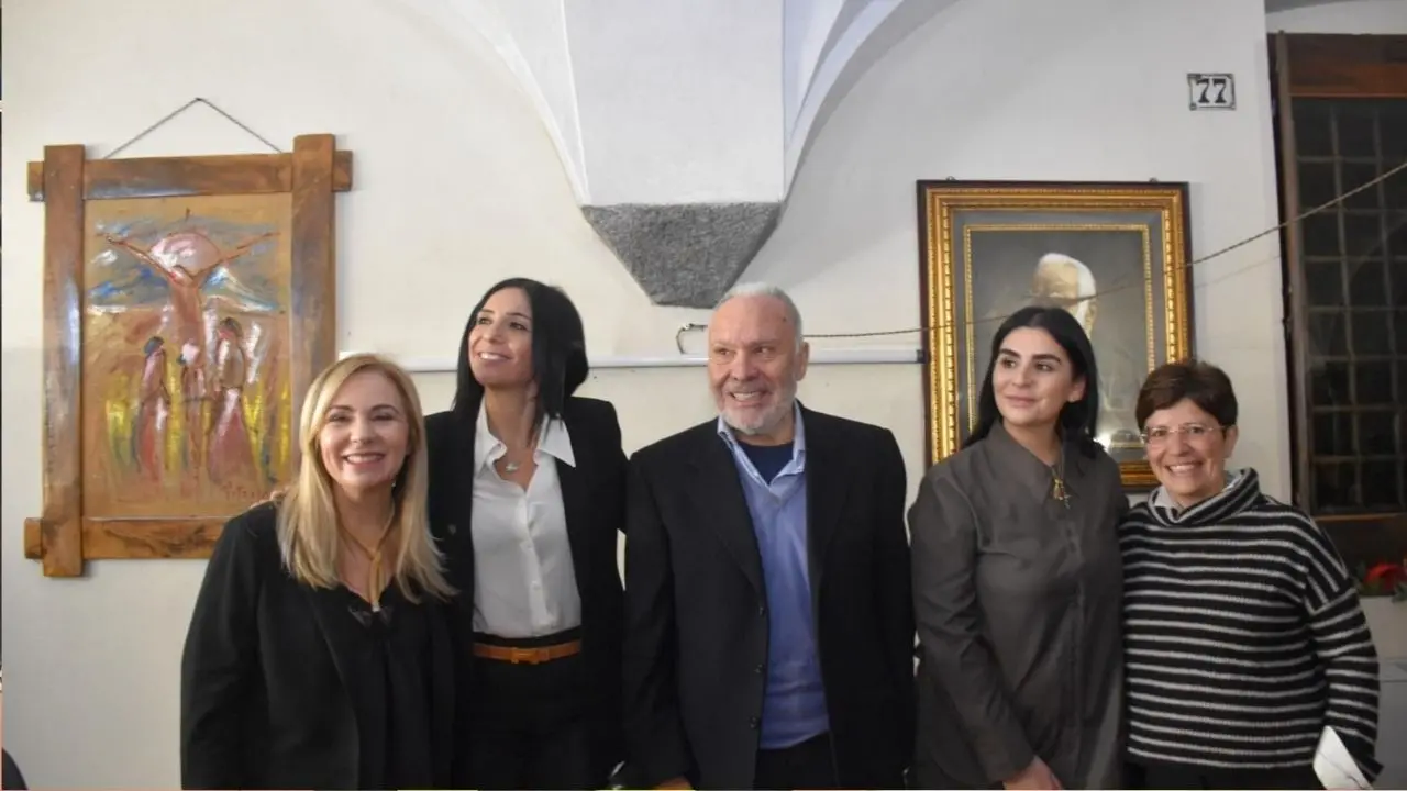 Gioia Tauro, presentato il libro \"Democristiani\" di Mimmo Nunnari: «C'è bisogno di recuperare i valori del passato»