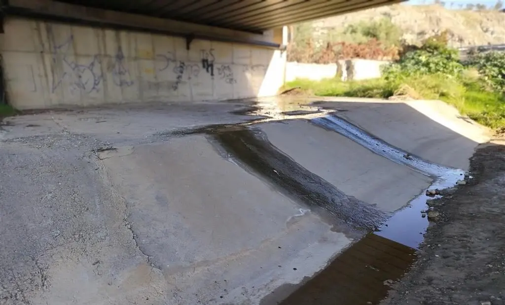 Torrente Oliveto, scarichi fognari e stazione di pompaggio senza copertura. La segnalazione di Ancadic