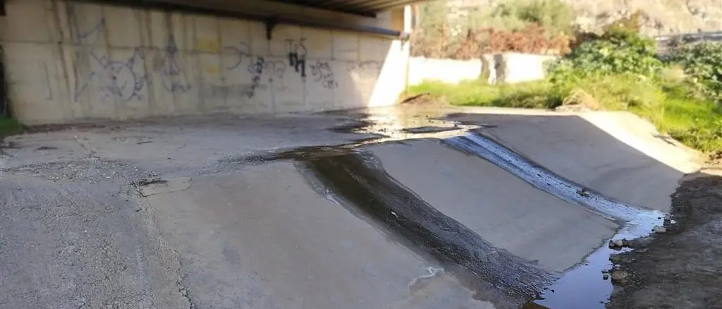 Torrente Oliveto, scarichi fognari e stazione di pompaggio senza copertura. La segnalazione di Ancadic