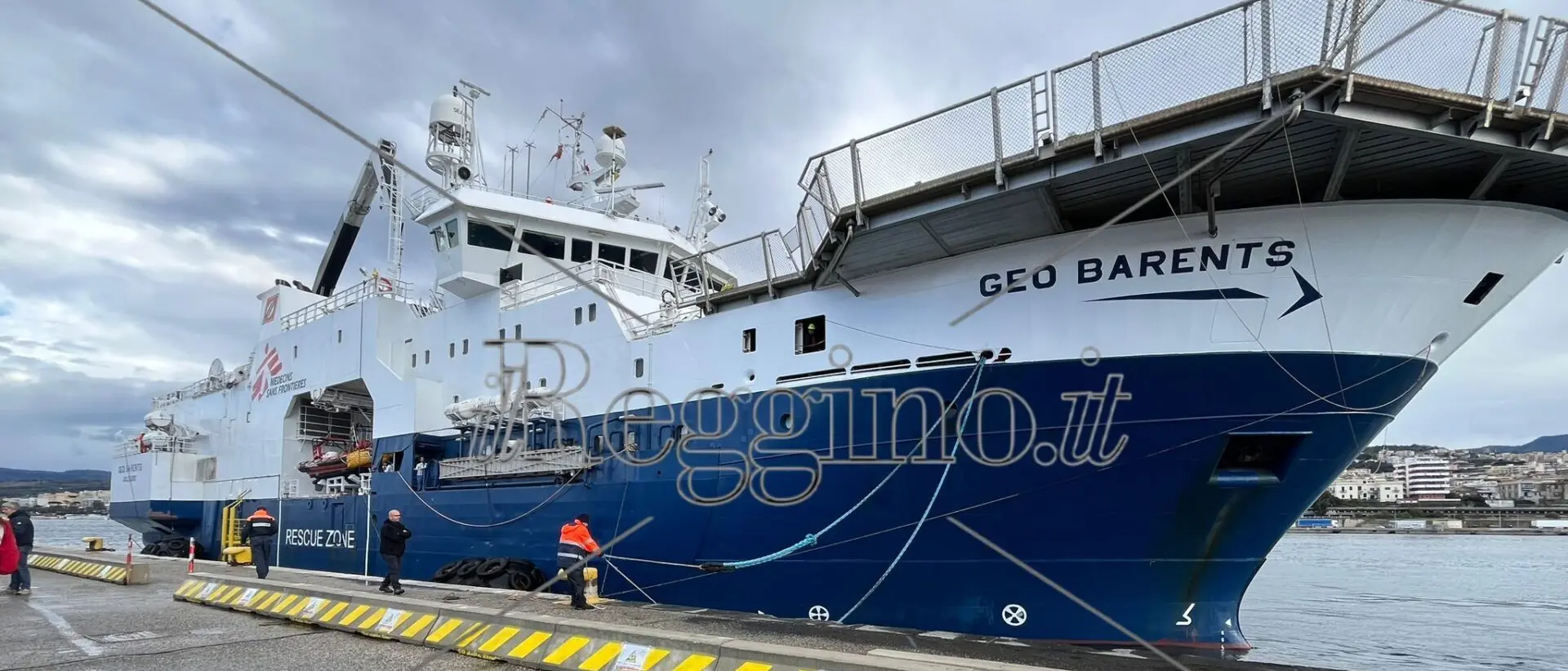 Reggio, attracca la nave Geo Barents con a bordo oltre 80 migranti, di cui oltre una trentina di minori non accompagnati