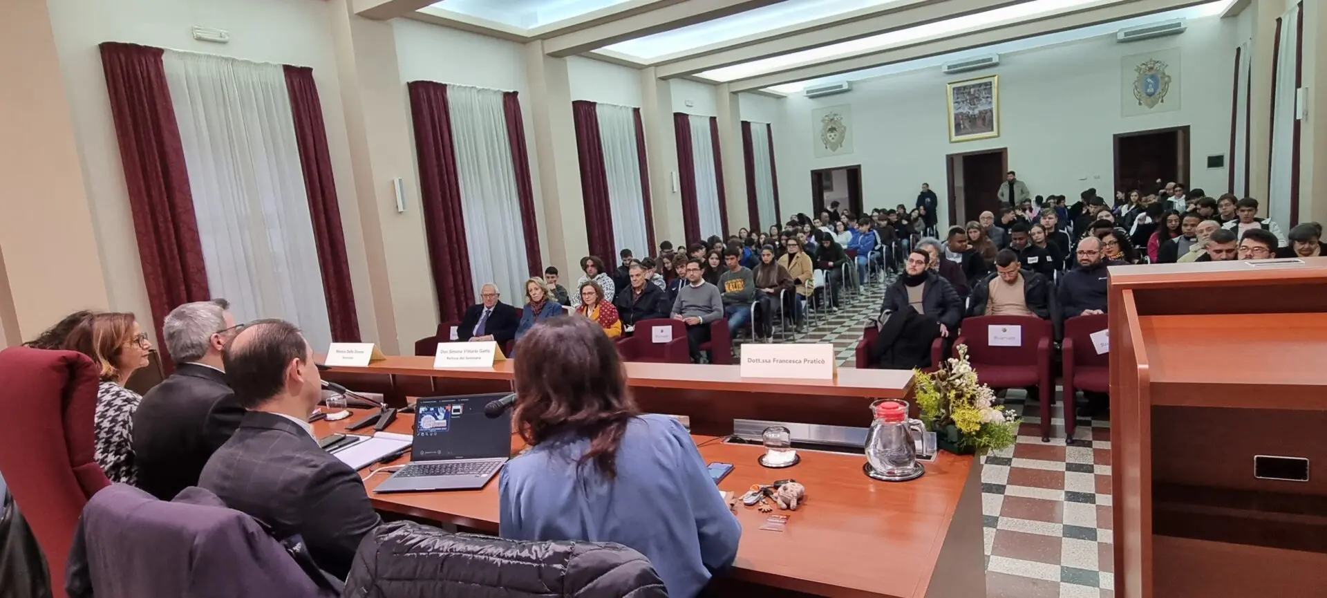 Cyberbullismo, al Seminario Pio XI un convegno per sensibilizzare giovani e adulti sui rischi della rete