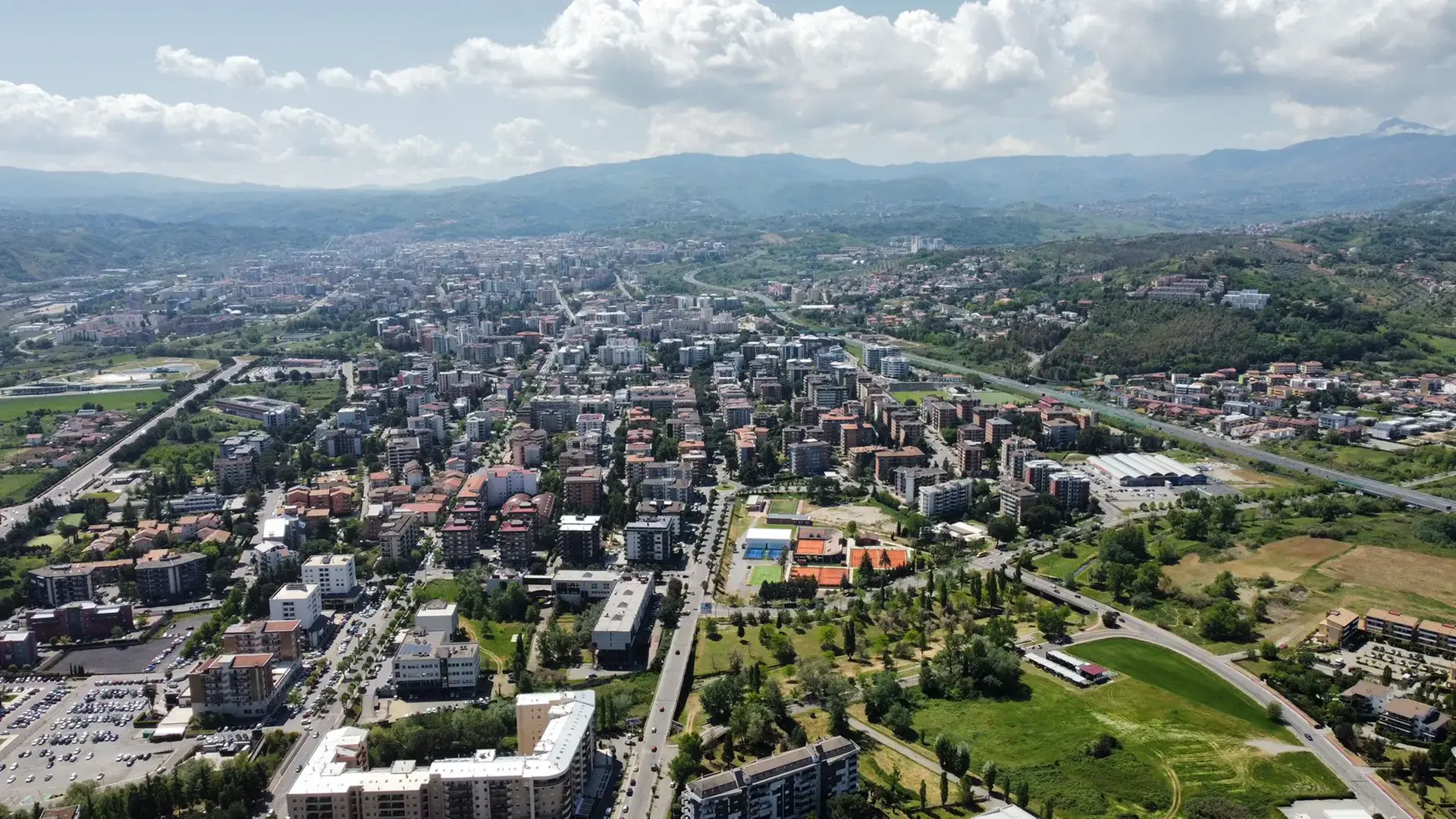 Nuovo ospedale, su Cosenza e Rende svettano altissimi i campanili
