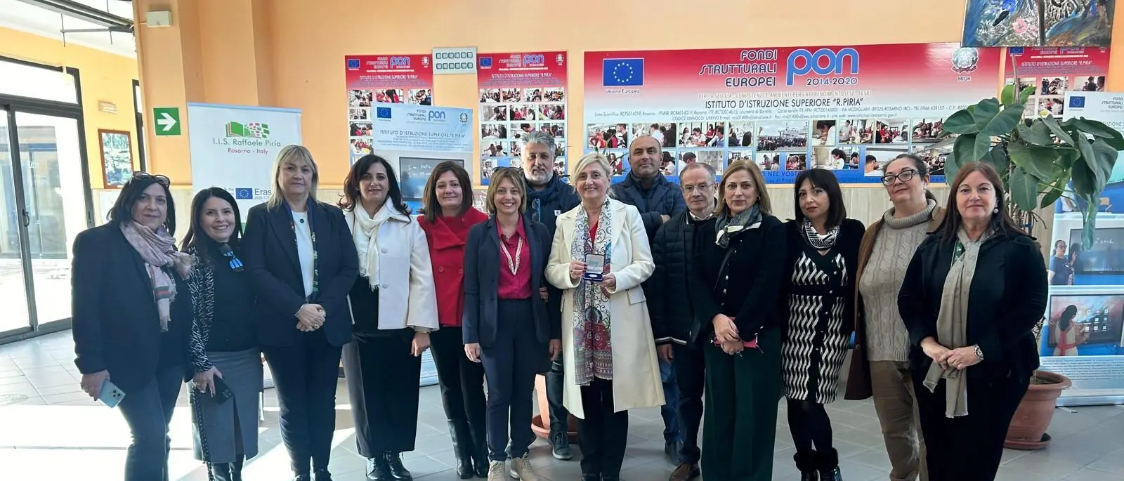 Medaglia di “Cavaliere Benemerito di Cittadinanza” al Dirigente Scolastico Mariarosaria Russo