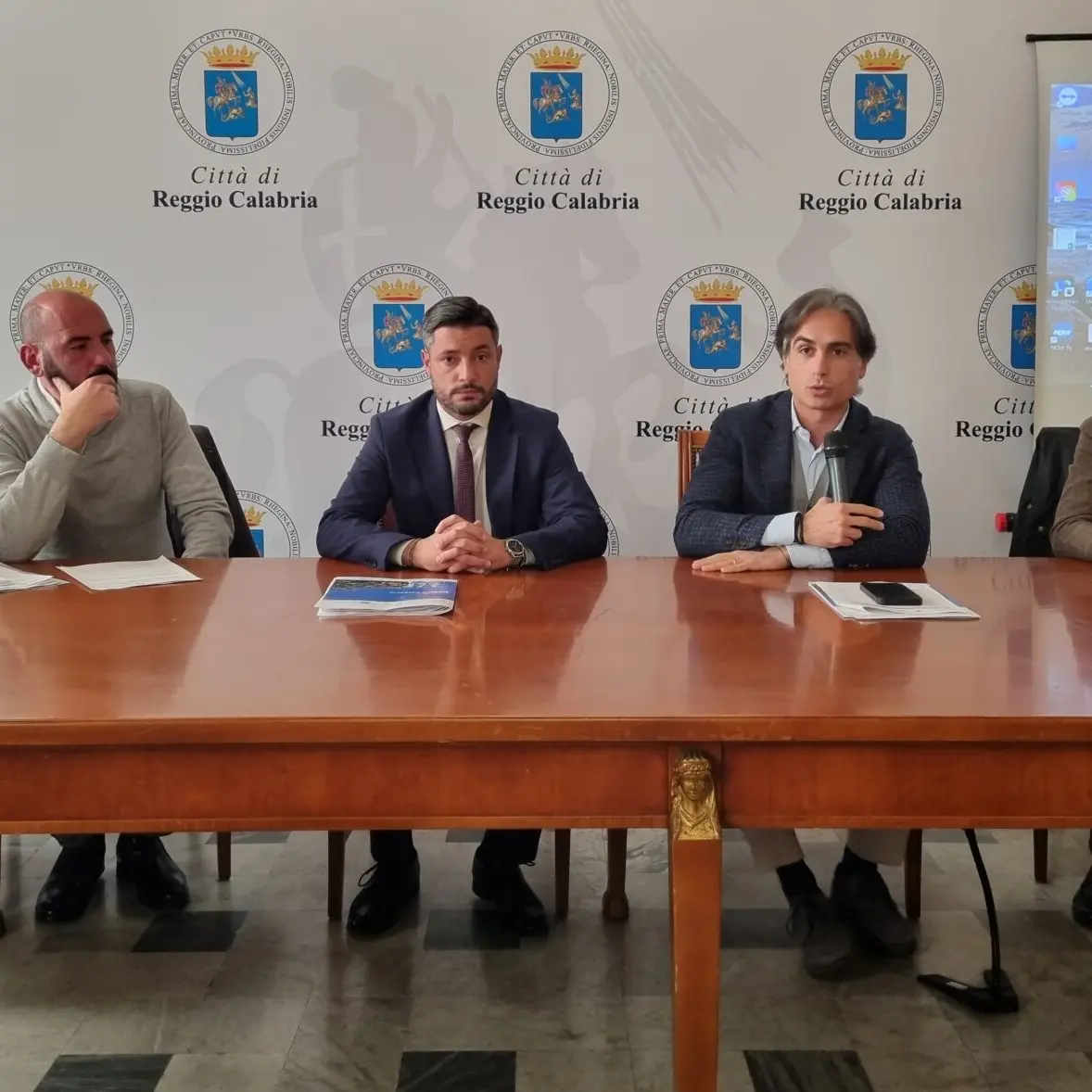 Avviso pubblico attività natalizie nei territori delle 14 ex circoscrizioni, Falcomatà ringrazia le associazioni