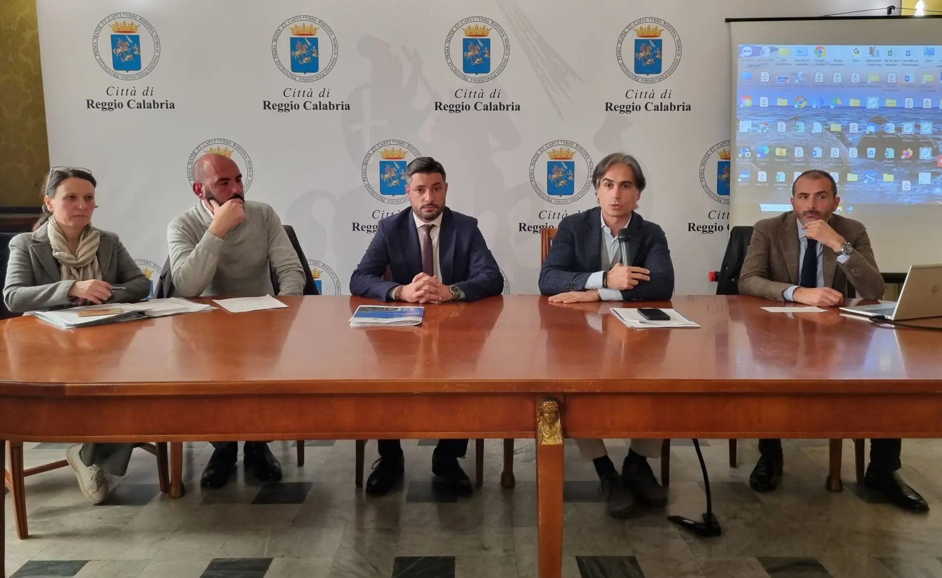 Avviso pubblico attività natalizie nei territori delle 14 ex circoscrizioni, Falcomatà ringrazia le associazioni