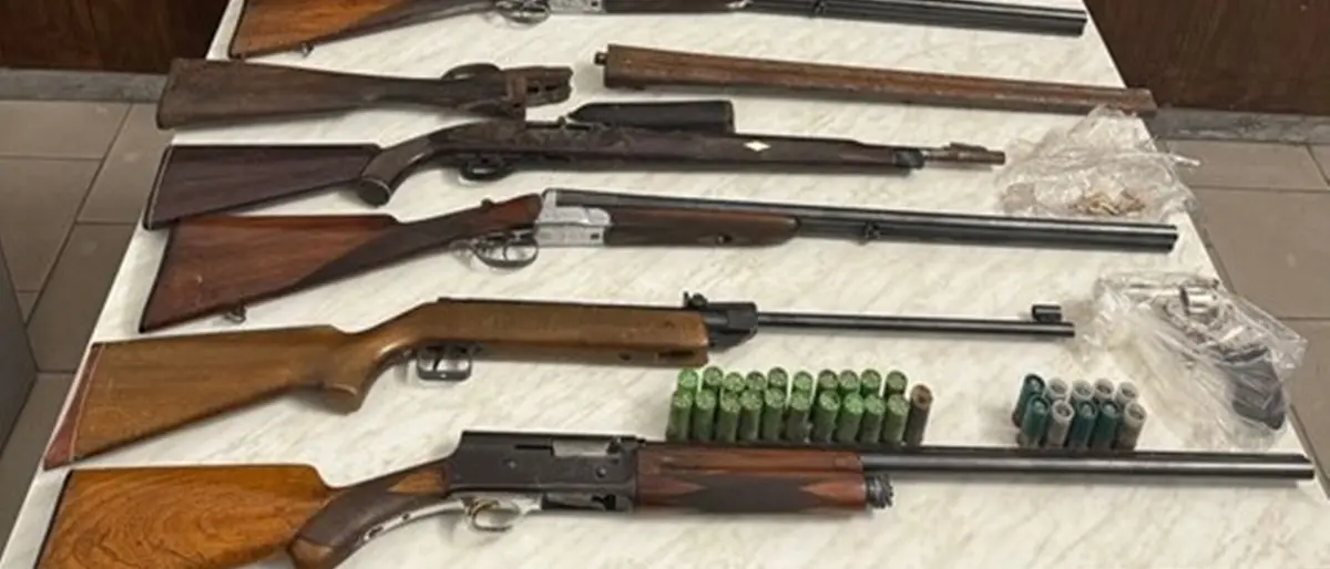 Melito, sequestro di armi e munizioni: tre persone denunciate