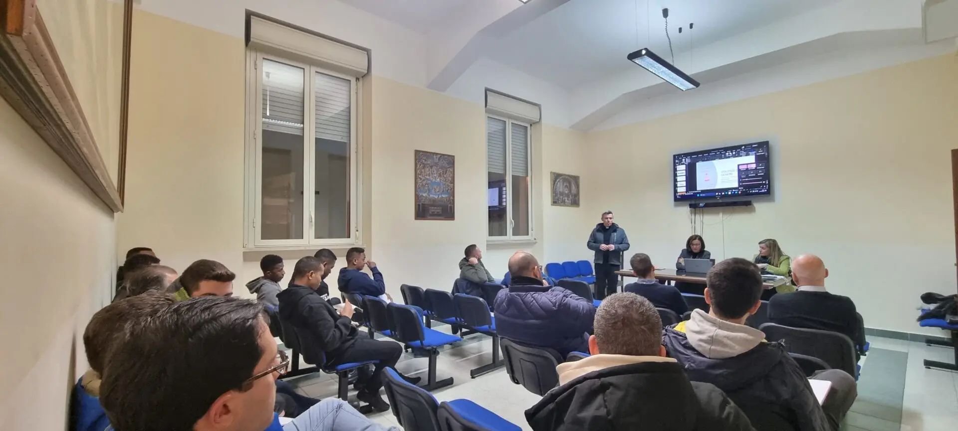 Giornata Internazionale contro la Violenza sulle Donne: la Chiesa riflette su prevenzione e cultura del rispetto