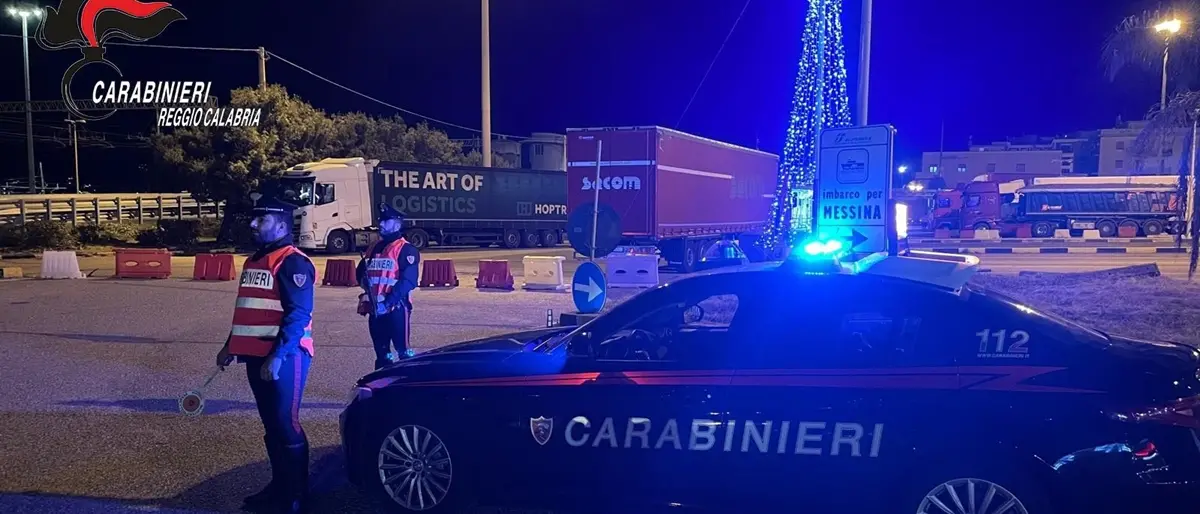 Circolazione a Villa, serrati controlli dei carabinieri: allarmante l'uso del cellulare durante la guida