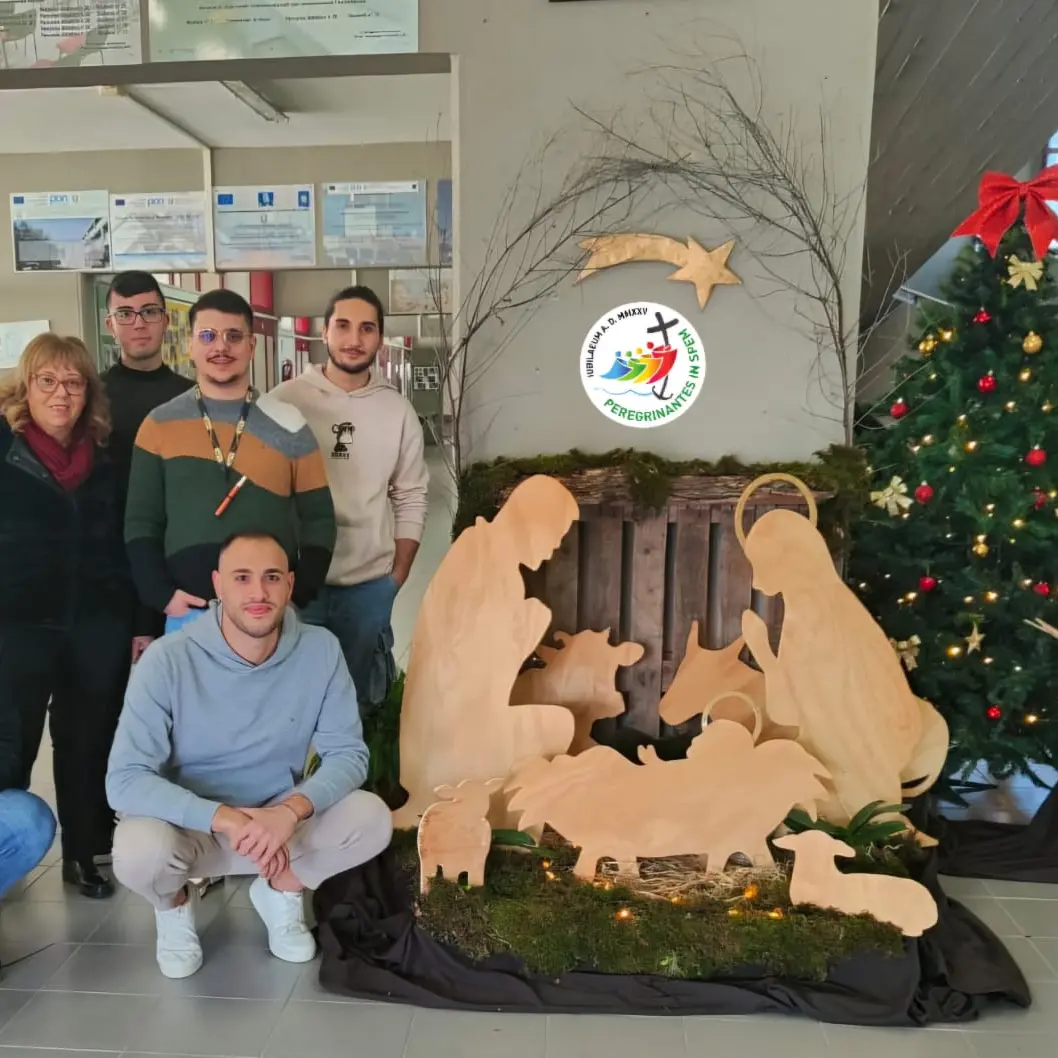 Locri, al via l'allestimento natalizio presso il Polo \"Zaleuco-Oliveti-Panetta-Zanotti\"