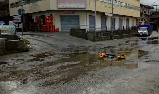 Reggio, voragine in via Ravagnese. Urgono interventi di ripristino