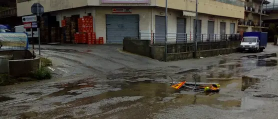 Reggio, voragine in via Ravagnese. Urgono interventi di ripristino