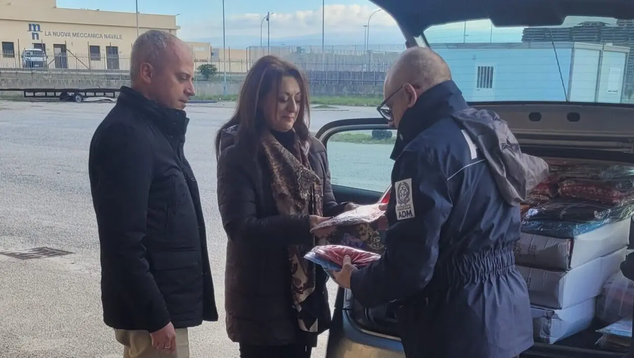 Gioia Tauro, donati 12mila capi di abbigliamento alle famiglie bisognose