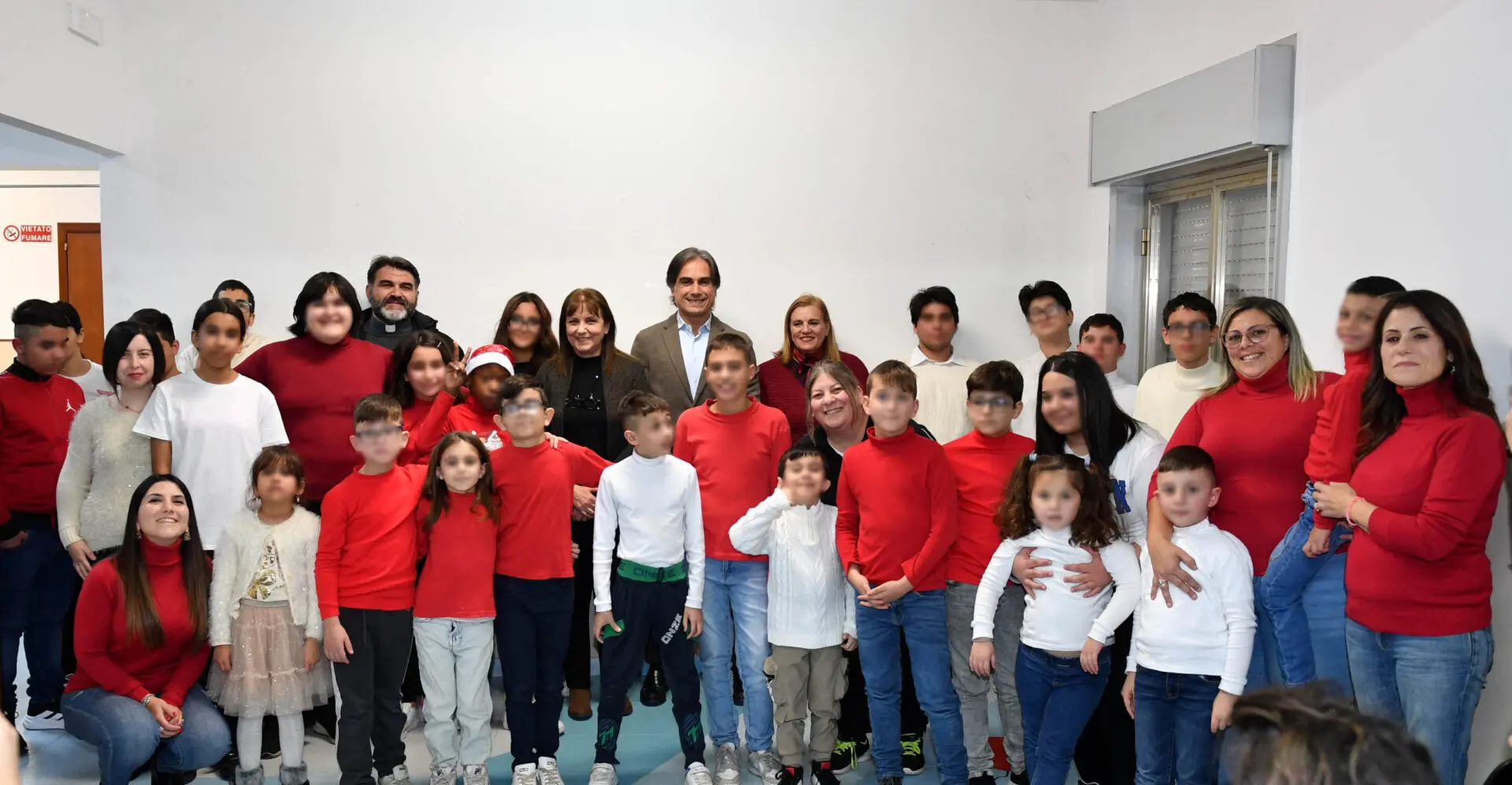 La visita di Falcomatà ai bambini della cooperativa Skinner per il tradizionale scambio di auguri natalizi