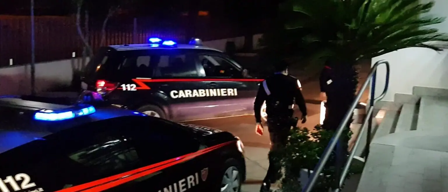 Carabinieri: a Sant’Agata del bianco 69enne arrestato, trovato con fucile e 67 cartucce