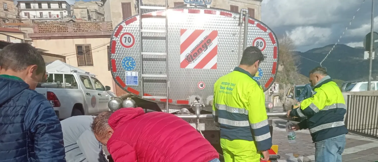 Caulonia, rete idrica danneggiata dal maltempo: domani scuole chiuse