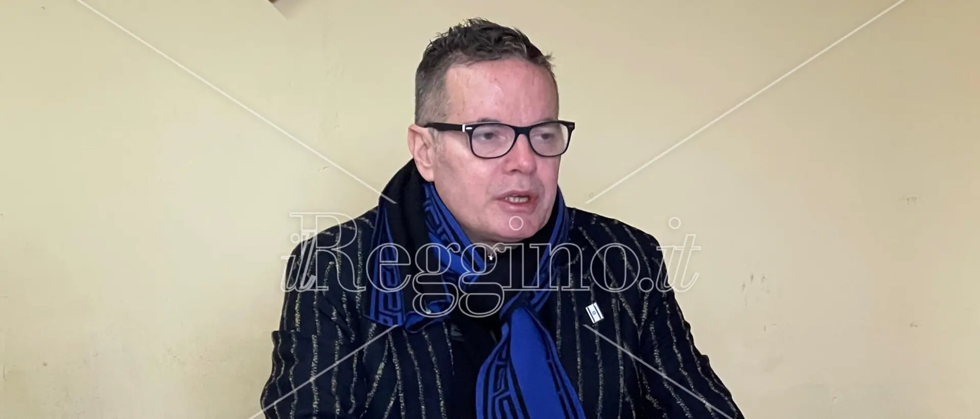 Malore sul lungomare per Klaus Davi, ricoverato all’ospedale di Polistena