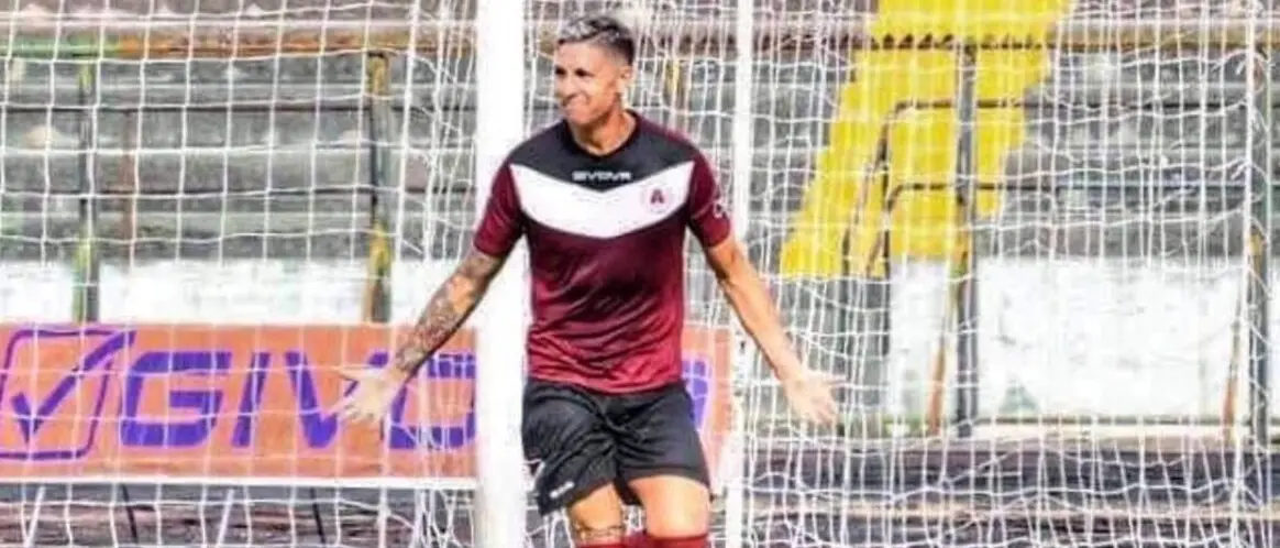Slitta a domani la firma di De Felice per la Reggina. Il calciatore arriverà stasera in città