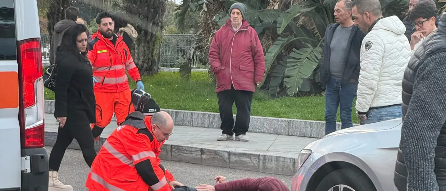 Reggio, auto investe due pedoni nei pressi dello svincolo del Porto