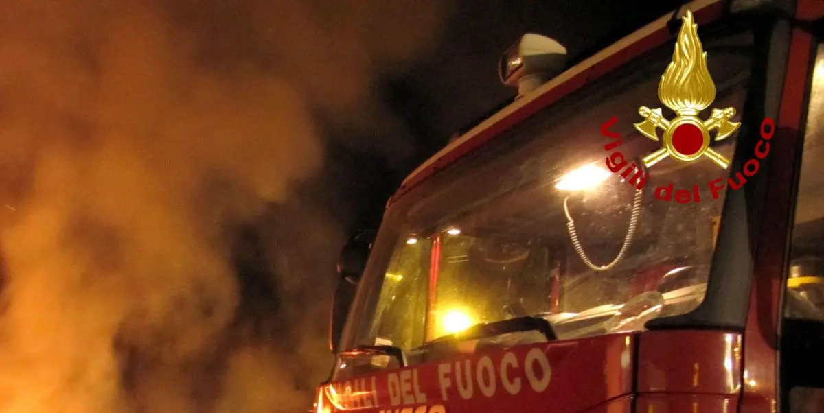 Siderno, due auto bruciate la scorsa notte: i roghi di matrice dolosa