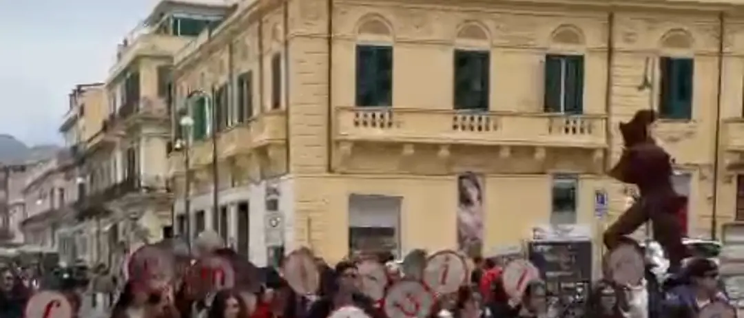 Reggio, l'Accademia di Belle Arti celebra la donna con una performance ed una mostra a Palazzo Alvaro