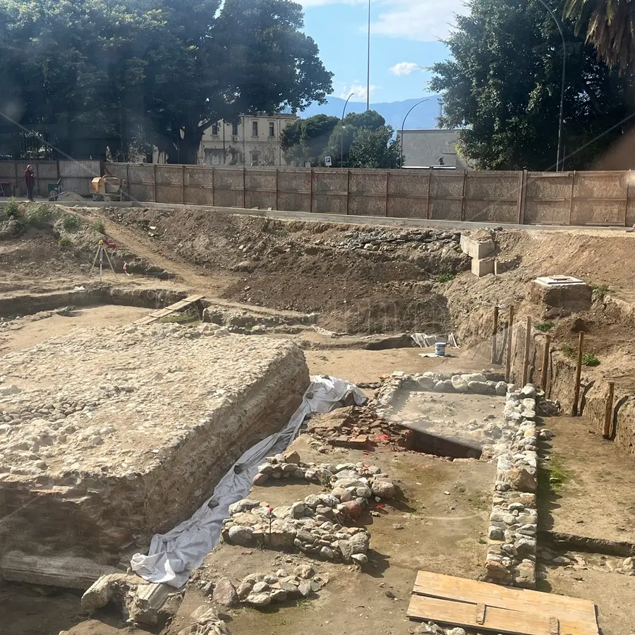 Reggio, scavi di piazza Garibaldi: sempre più vicina la consegna dell’antica area sacra alla città