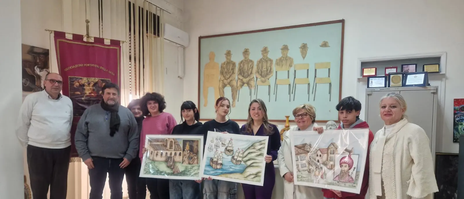 Omaggio degli studenti del liceo artistico Preti-Frangipane al presidente Associazione Portatori della Vara