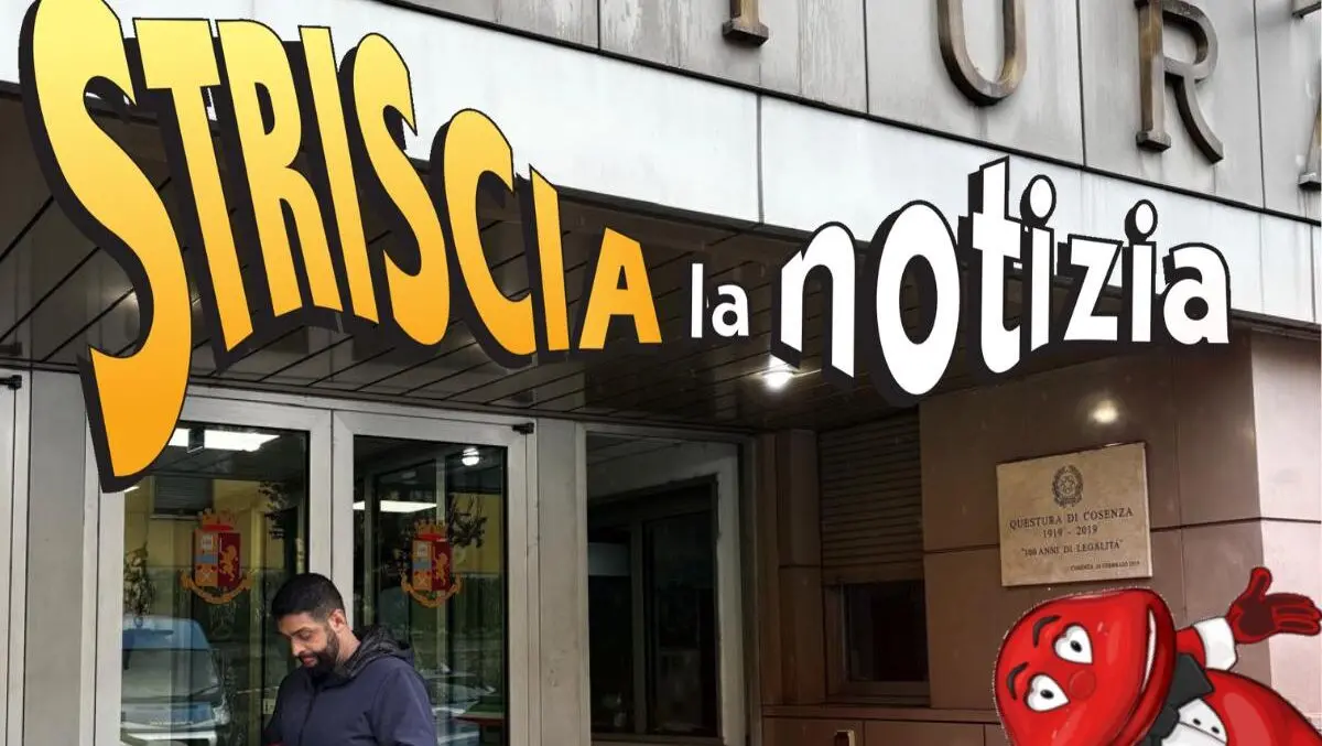 Stasera su Striscia la Notizia il caso di Gabriele Carchidi: il giornalista fermato dalla polizia a Cosenza