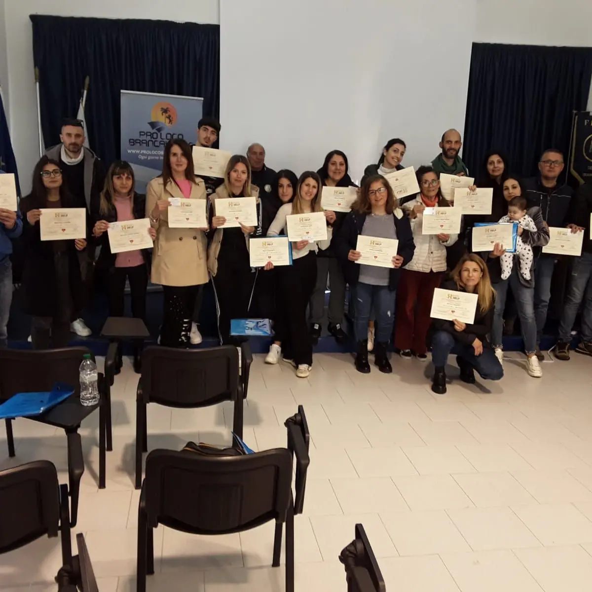 A Brancaleone il primo corso BLSD e PBLSD nella biblioteca Pavese: rilasciati 22 attestati per il defibrillatore