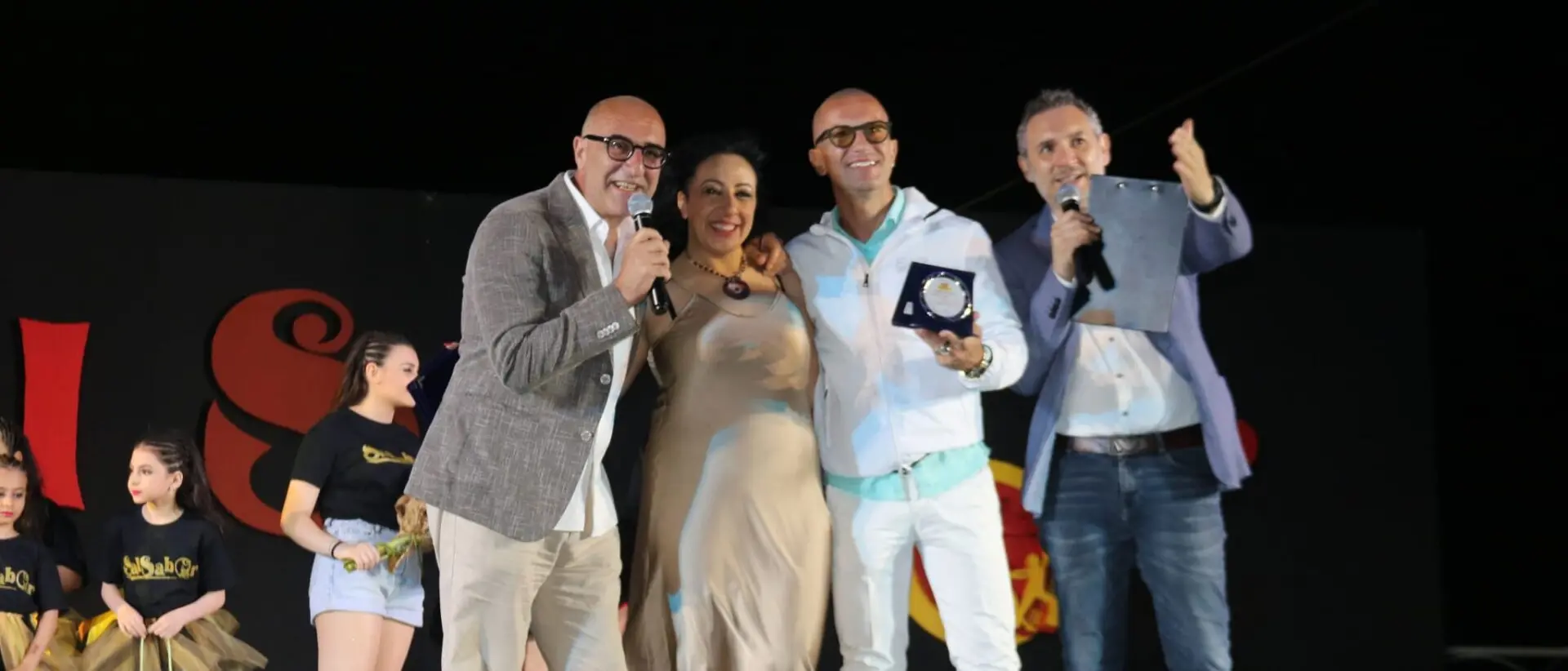 Salsabor ha celebrato i 18 anni di attività con il saggio di danza a Porto Bolaro