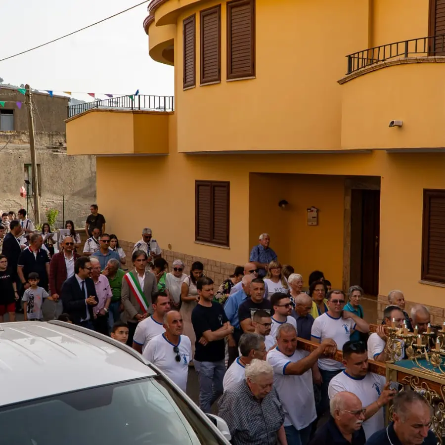 Completato il restauro della Madonna di Arasì: la statua torna a casa in processione