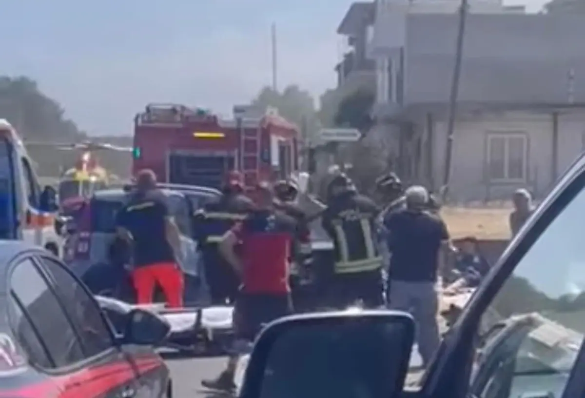 Locri, tragico bilancio dopo un impatto fatale sulla Statale 106: tre morti