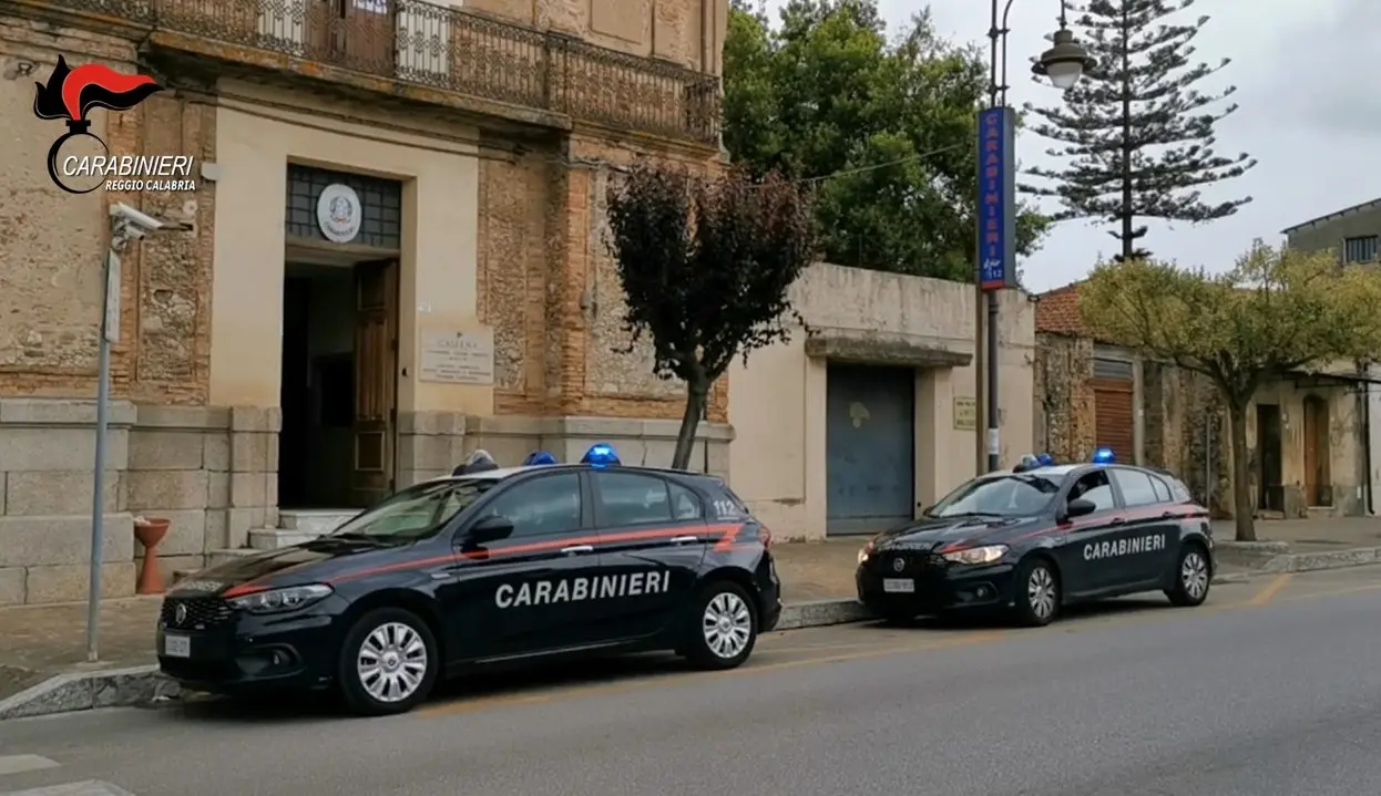 Taurianova, aggressioni brutali e minacce per costringere la concorrenza ad andarsene: due giostrai arrestati dai Carabinieri