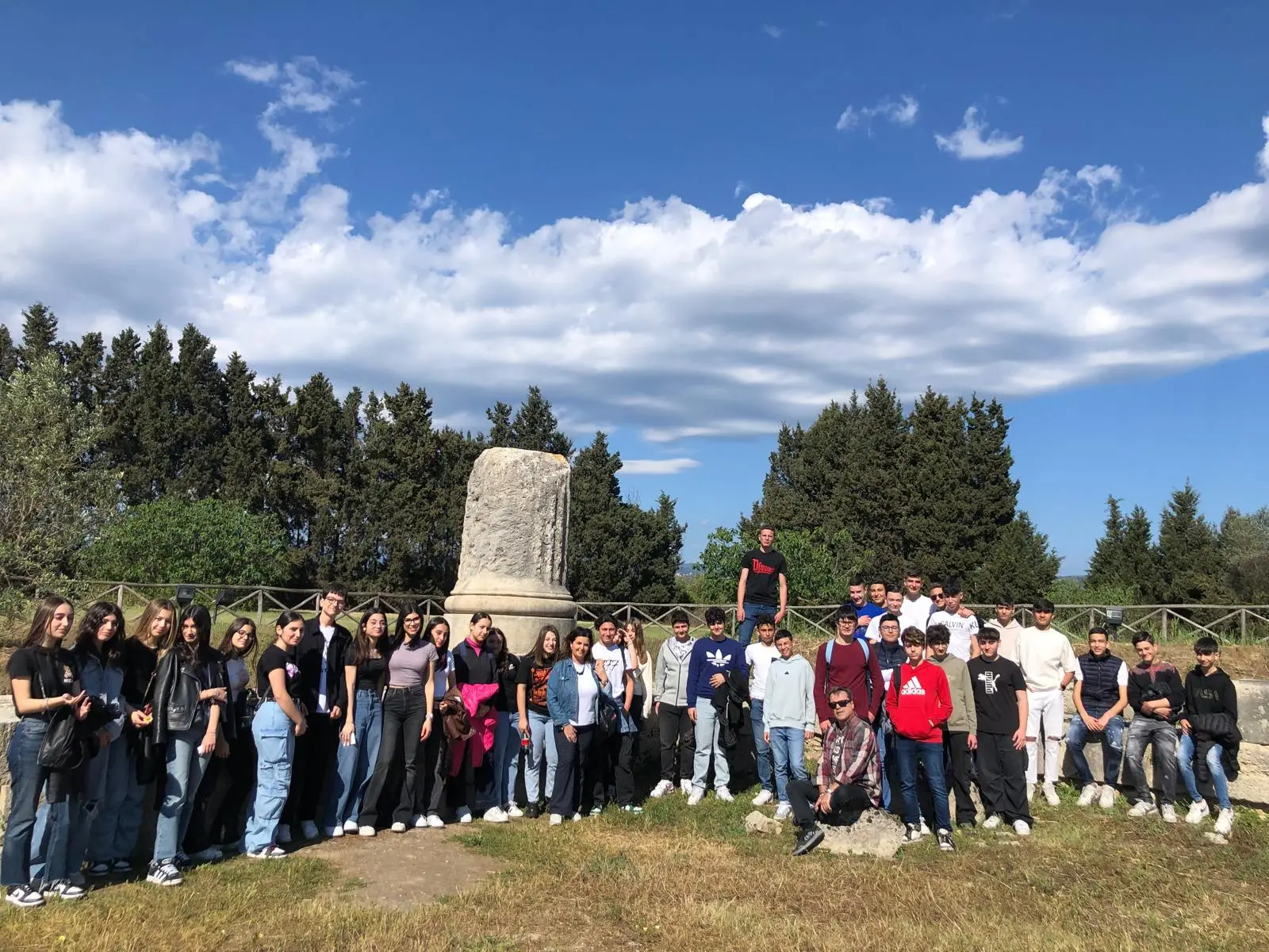 Gli studenti dello Zaleuco tra i tesori antichi del Parco Archeologico di Locri Epizefiri