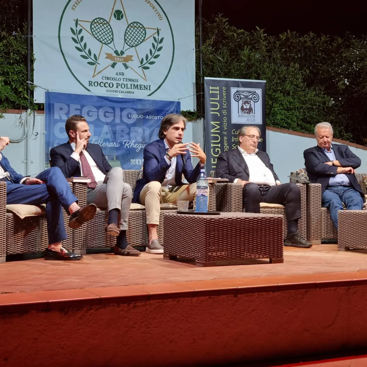 Caffè Letterari del Rhegium Julii, Falcomatà alla serata inaugurale: «Serve cambiare la narrazione del Sud e della nostra città»