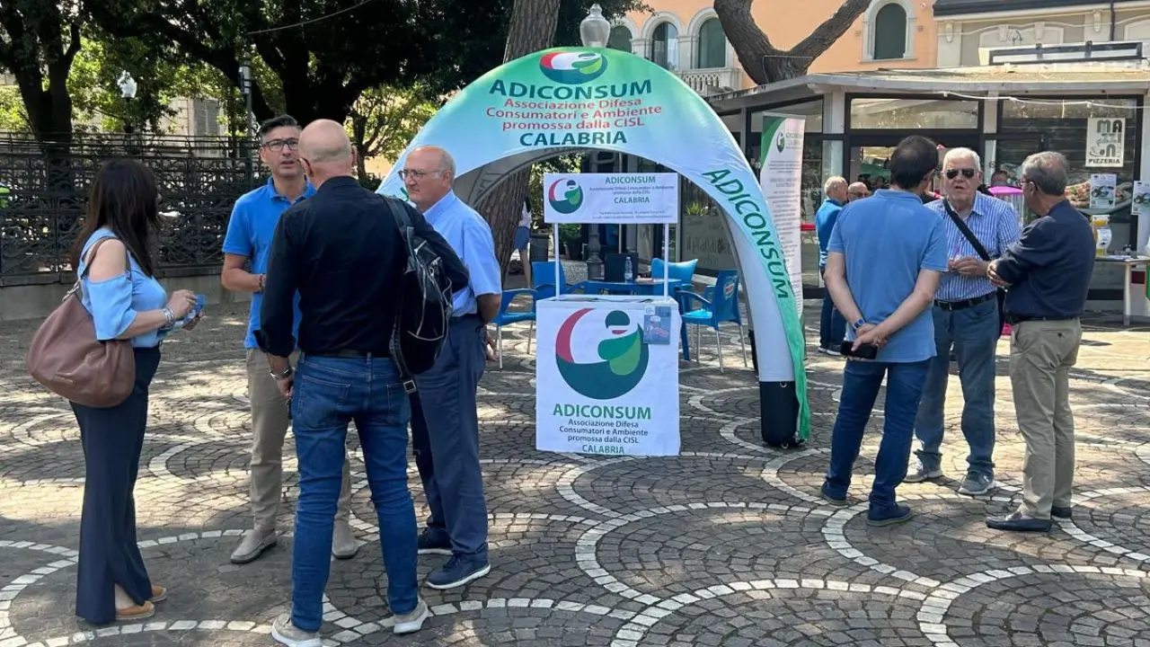 Adiconsum Calabria, associazione a difesa dei consumatori, incontra i cittadini di Palmi