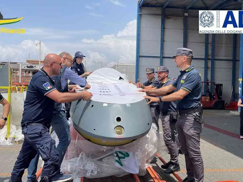 Traffico di armi, sequestrati al Porto di Gioia Tauro due droni diretti in Libia