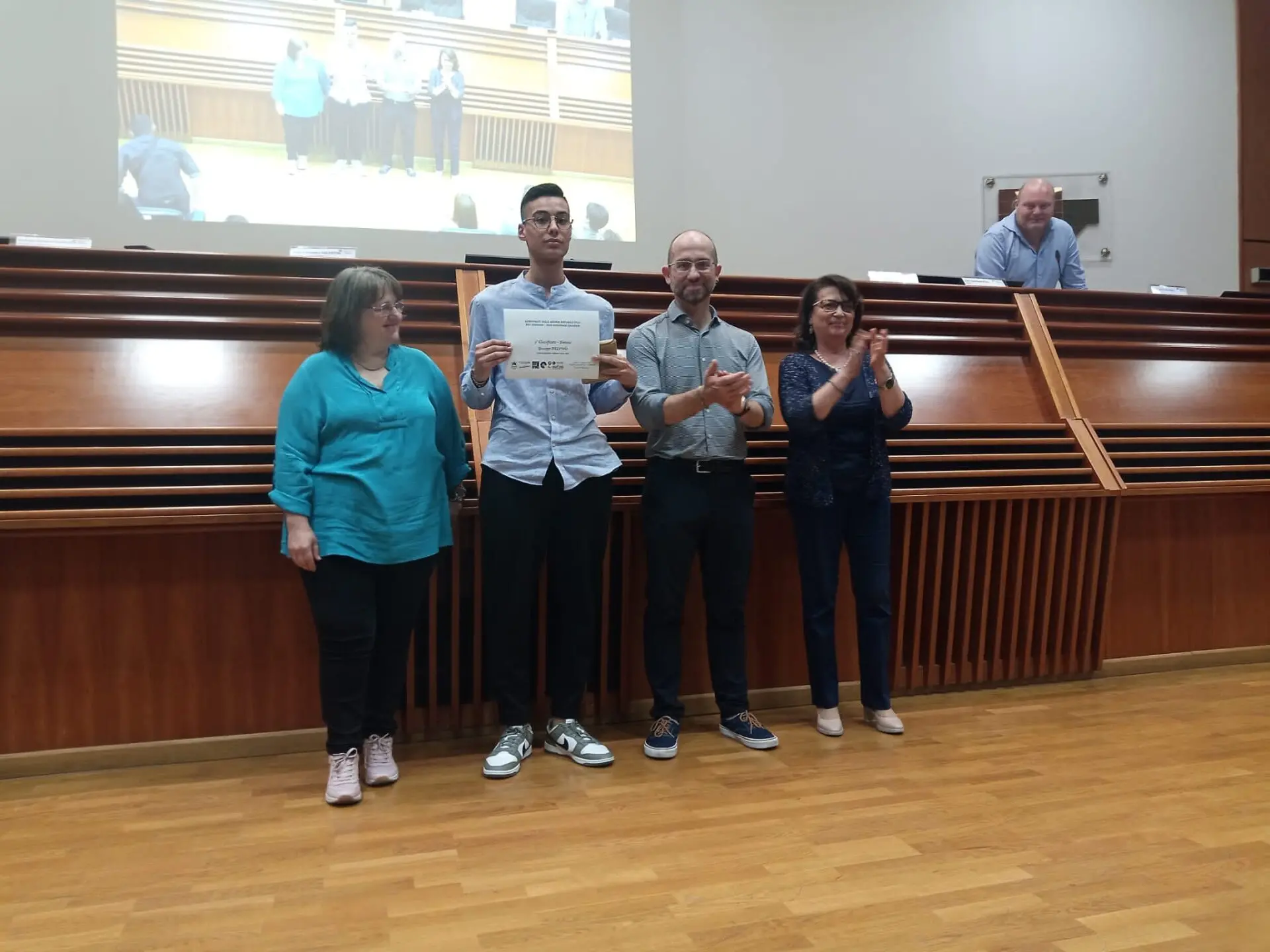 Giuseppe Delfino del liceo Zaleuco conquista il secondo posto alle regionali dei campionati di scienze naturali