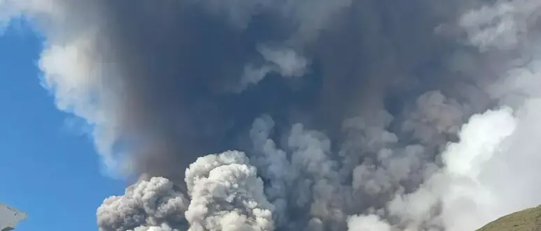 Allerta Rossa per lo Stromboli. Chiuso lo spazio aereo su Catania