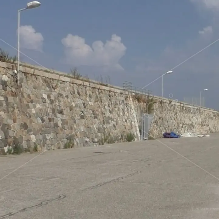 Porto Reggio, presto un hotspot per l'accoglienza dei migranti sulla banchina di ponente