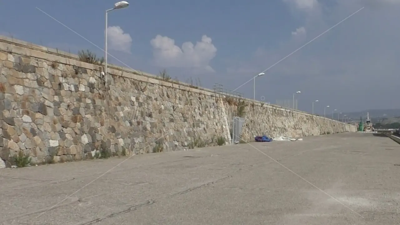 Porto Reggio, presto un hotspot per l'accoglienza dei migranti sulla banchina di ponente