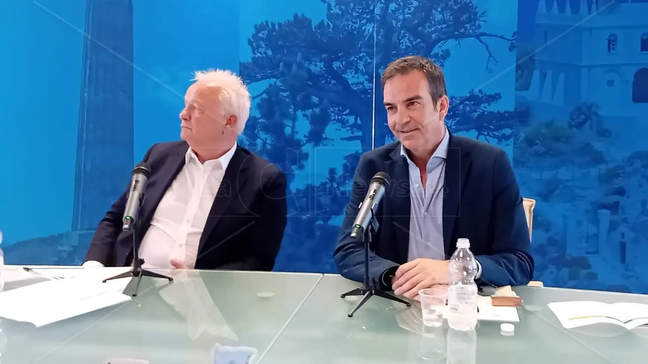 Ryanair annuncia i primi due hangar nel Sud Italia all'Aeroporto di Lamezia Terme e un operativo record per l'estate 2025