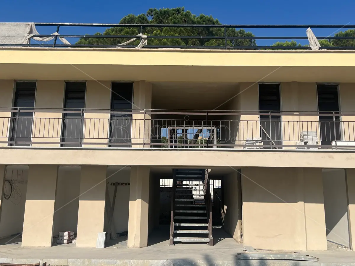 Reggio, incidente nel cantiere del Lido Comunale: un operaio gravemente ferito