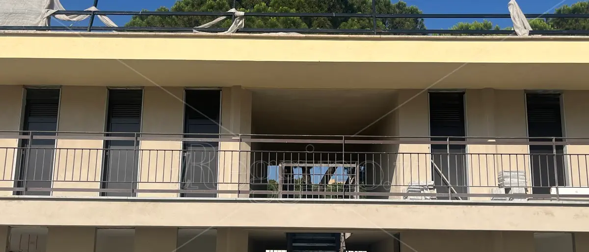 Reggio, incidente nel cantiere del Lido Comunale: un operaio gravemente ferito