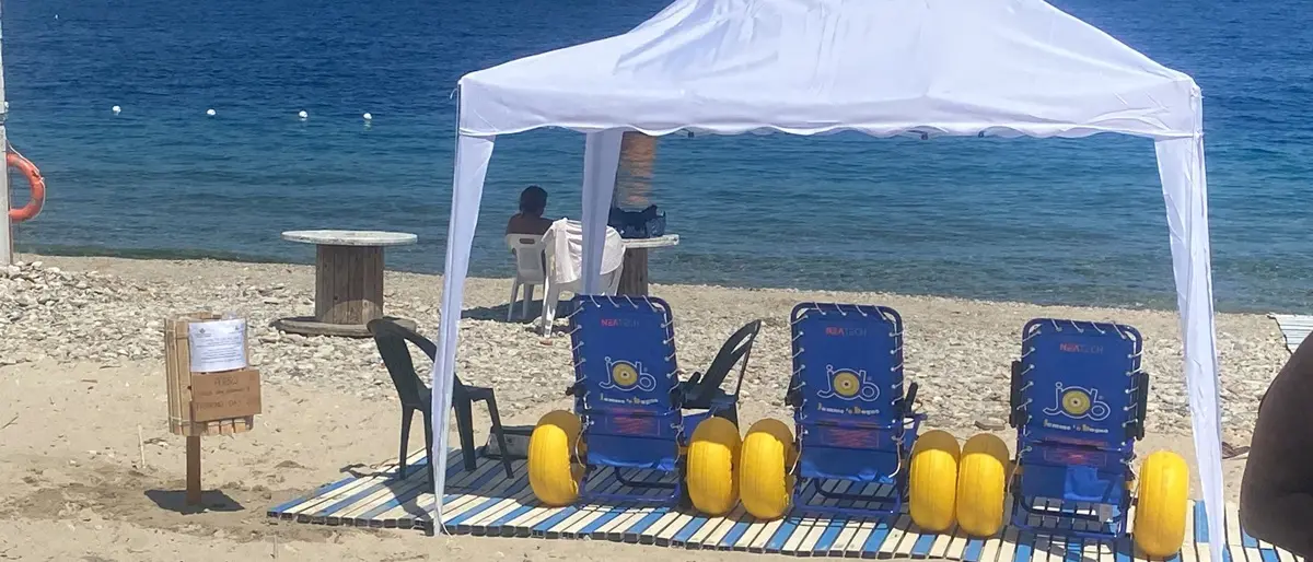 A Villa al via \"Lo Stretto che include\", apre il prima spiaggia attrezzata per disabili