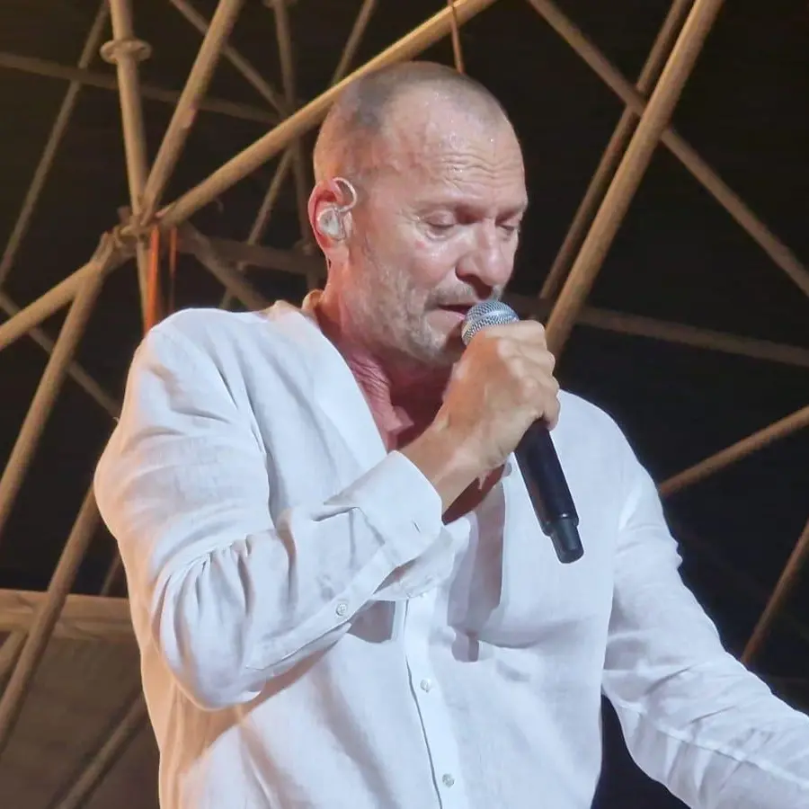 Roccella Summer Festival 2024, partenza esplosiva con il doppio sold out di Biagio Antonacci al Teatro al Castello