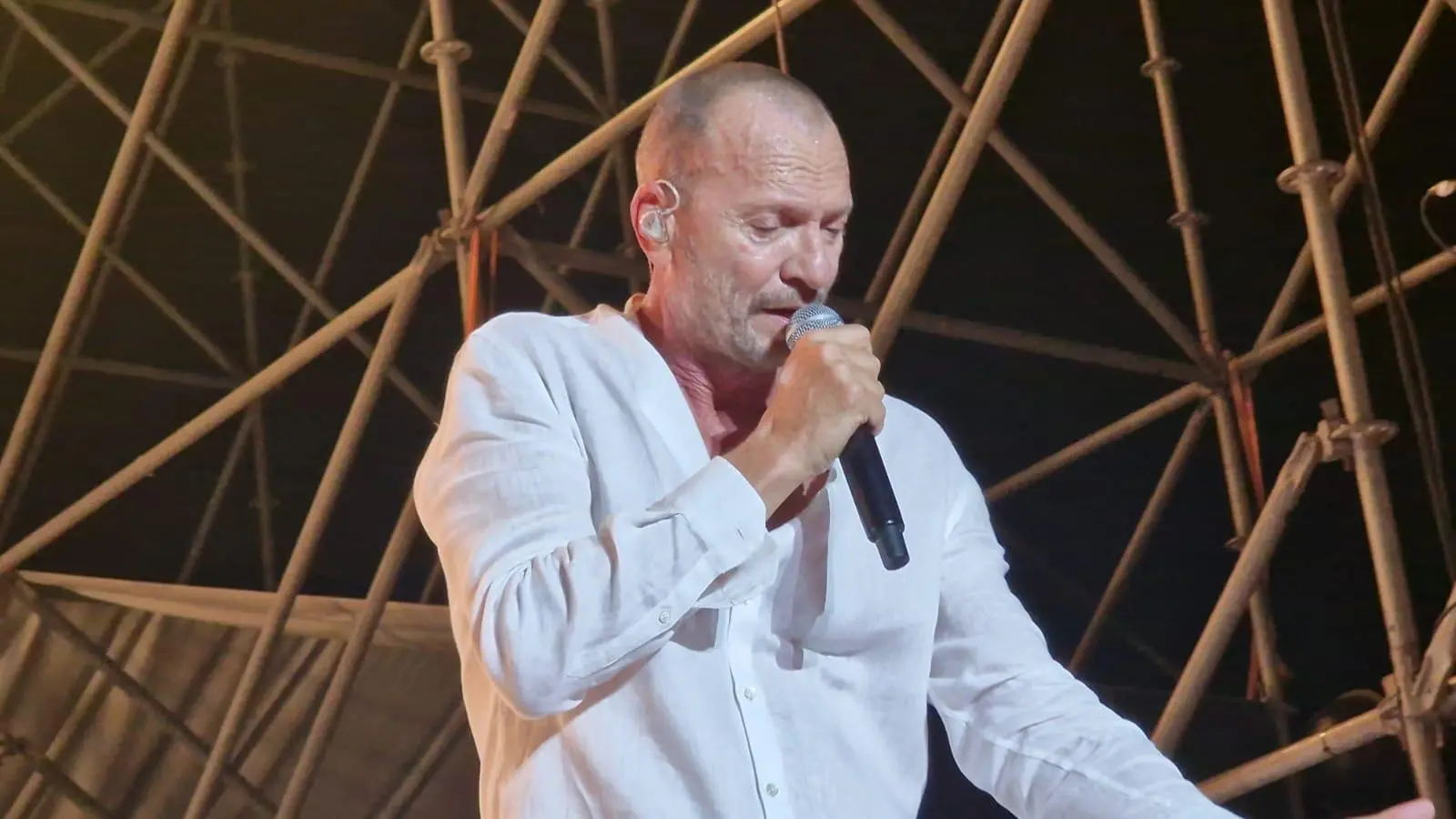Roccella Summer Festival 2024, partenza esplosiva con il doppio sold out di Biagio Antonacci al Teatro al Castello